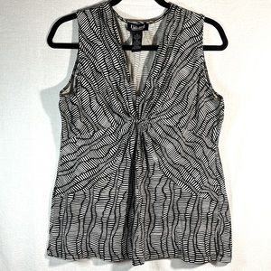 Unlisted by Kenneth Cole, XL, Black and White Sleeveless V-Neck Top